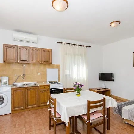 Apartment Gogi - 130 M From Sea Postira