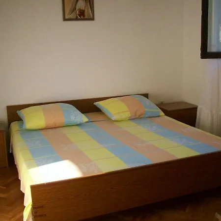 Gogi - 130 M From Sea Apartment Postira