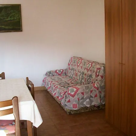 Gogi - 130 M From Sea Apartment